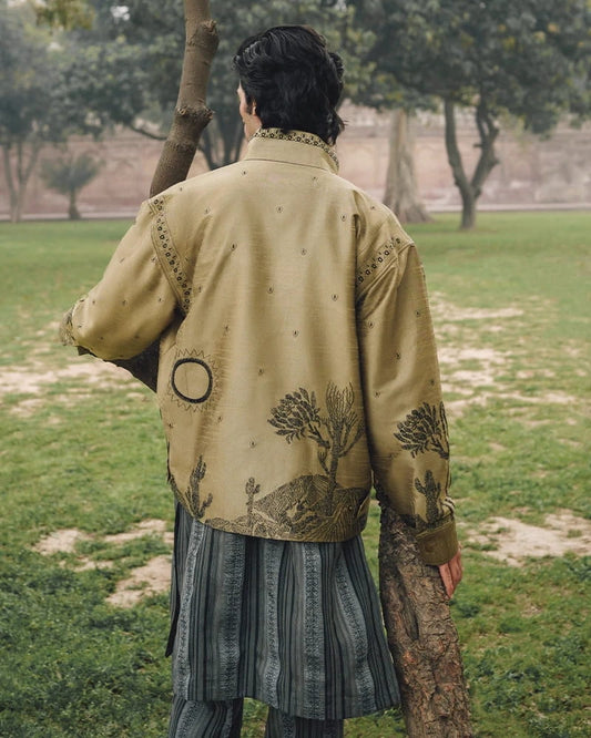 Zaar Embroidered Lightweight Jacket (M)