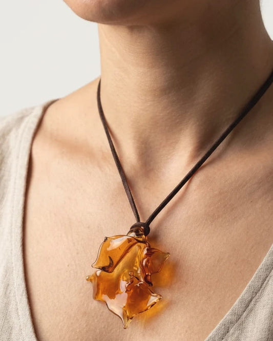 Laila glass necklace in honey