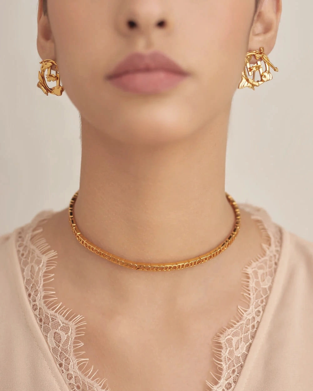 O.H. V Mini Studs Earrings