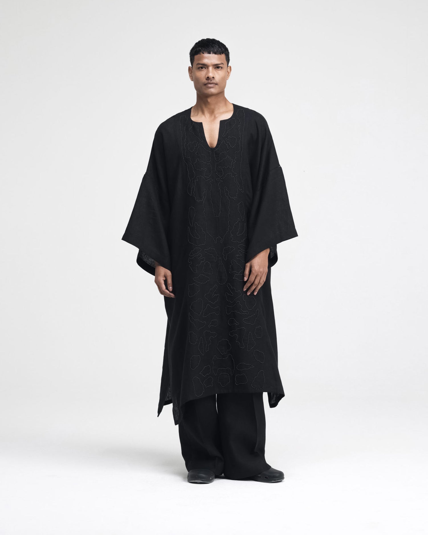 Daichi Hand-Embroidered Kaftan (M)