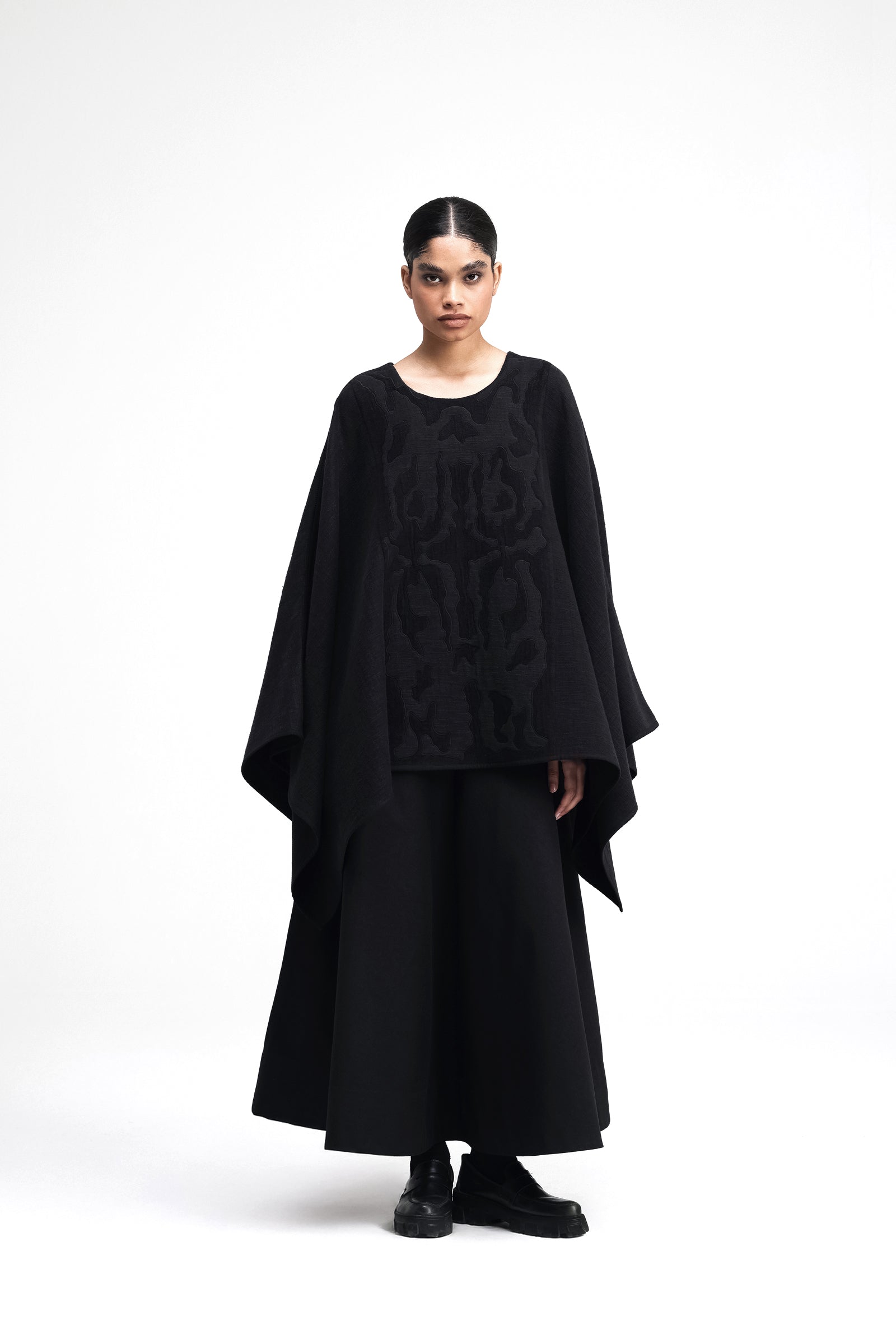 Jirin Embroidered Poncho (W)